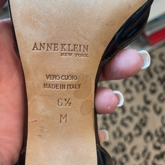 Anne Klein, 6.5, chocolate brown patent leather D’Orsay pointed toe pump, heel, - Picture 6 of 8